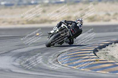 media/Dec-01-2025-Moto Forza (Mon) [[2daa91e15f]]/1-Advanced Group/Session 2 Turn 11 Backside/